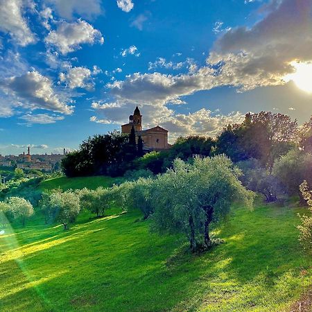 Palazzo Del Papa Country Suites Сиена Экстерьер фото
