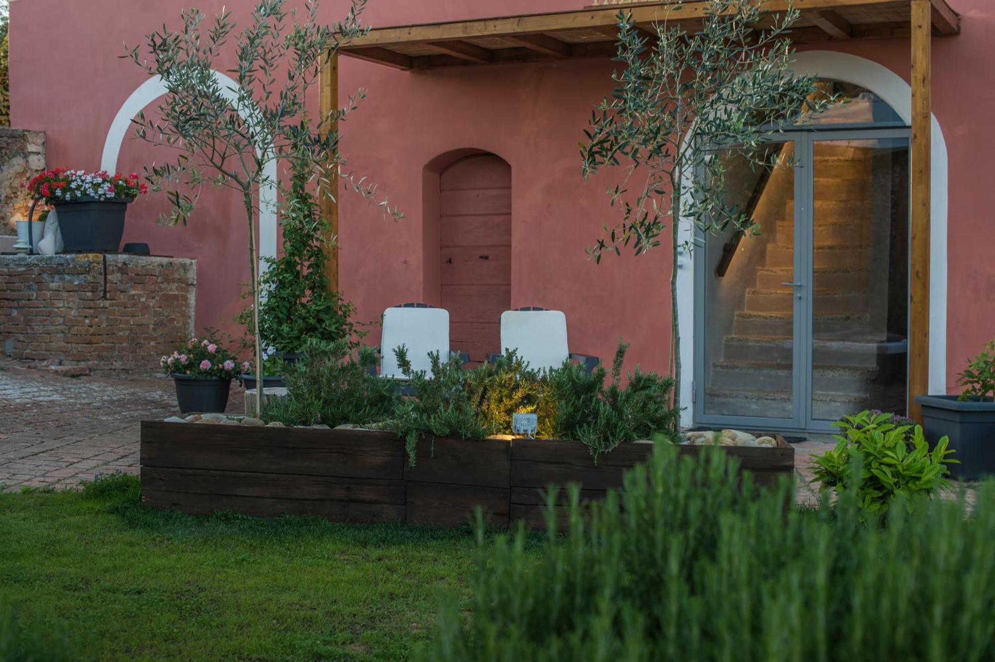 Palazzo Del Papa Country Suites Сиена Экстерьер фото