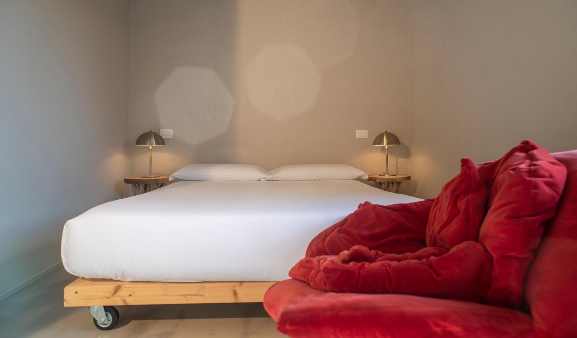 Palazzo Del Papa Country Suites Сиена Экстерьер фото